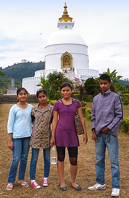 Friedensstupa am Phewa See