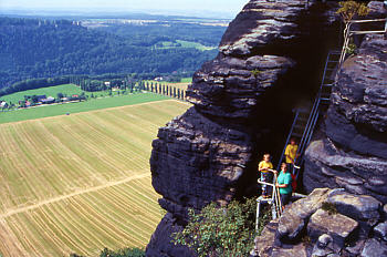 Blick auf die Steiganlage am Lilienstein