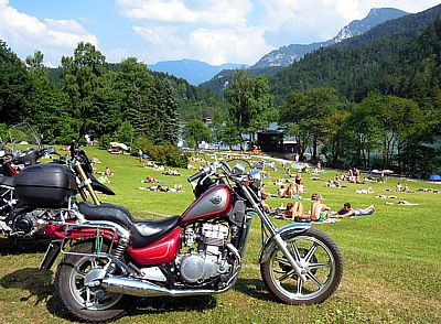 Groe Badeliegewiese am Thumsee