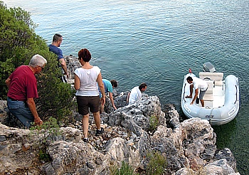 Das Beiboot holt uns von der Wanderung zu den Ruinen der Lykischen Stadt Lydea ab