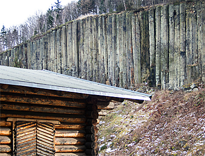 Basaltformationen wie Orgelpfeifen am Scheibenberg