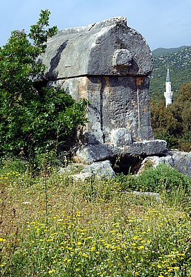 Blick auf das Minarett von cagiz von der Burg