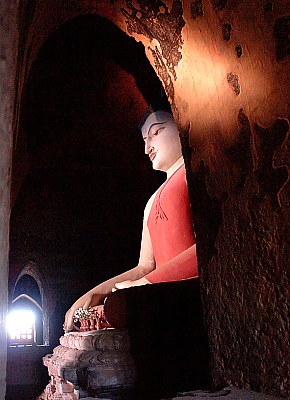 Geheimnisvoller Buddha im Innern des Patho Tha-Myar