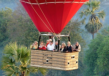 Ballonkorb von Balloons over Bagan