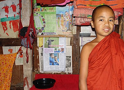 Junger Mönch im Shwe Yaunghwe Kloster