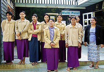 Mannschaft des Monywa Hotel