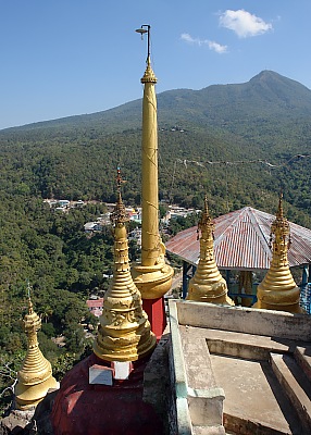 Der 1518 m hohe Berg Popa