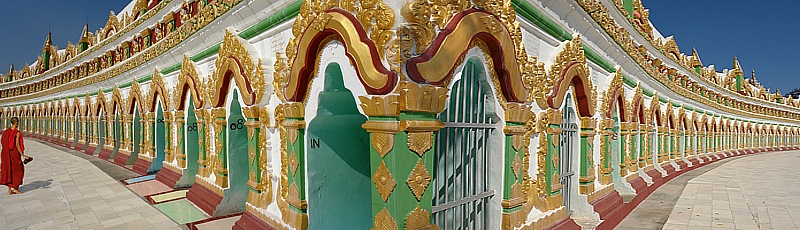 Hhleneingnge in der U min Thonze Pagode auf dem Sagaing Hill