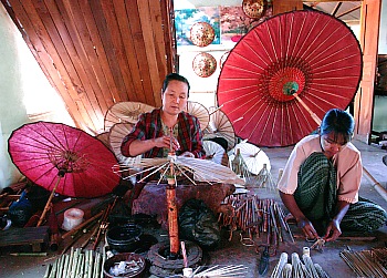 Schirmfabrik in Pathein