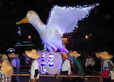 Lampion Schwan beim Heissluftballonfest in Taunggyi