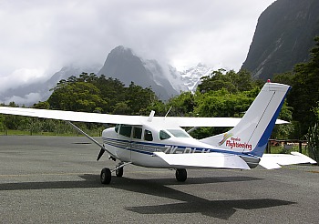 Flug zum Milford Sound