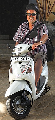 Gemieteter Motorroller in Sri Lanka
