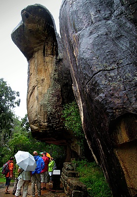 Kobra Hhle am Sigiriya Wolkenfels