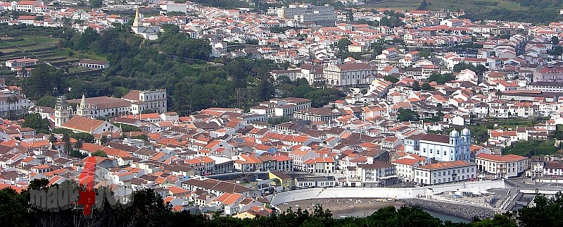 Blick vom Monte Brasil auf Angra do Heroismo