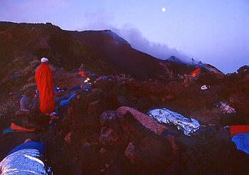 Nachtlager auf dem Stromboli