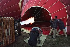 Startvorbereitungen im Morgengrauen (Januar)