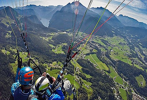 Tandem Paragliding hoch über dem Königssee