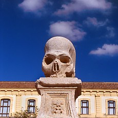 Totenkopf im Kloster Padula