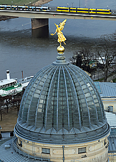 Kuppel Kunstakademie und Carolabrcke (November)