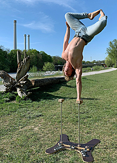 Fitness Training und Akrobatik an der Isar