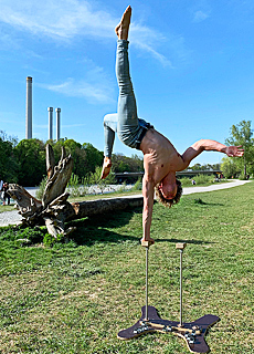 Fitness Training und Akrobatik an der Isar