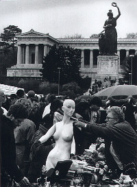 Flohmarkt unter der Bavaria