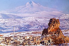 Uchisar und Mount Erciyes im Winter (Januar)