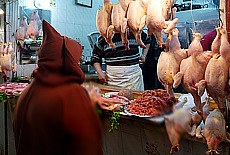 Geflügelhändler in der Medina von Tetouan (November)