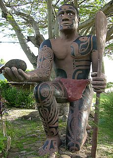 Maori Statue (Juni)