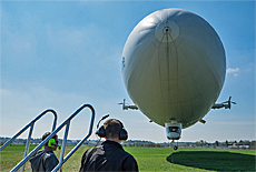 Zeppelin Crew mit Runway