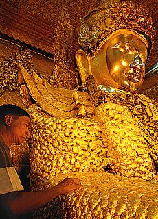 Goldener Mahamudi Buddha (Dezember)