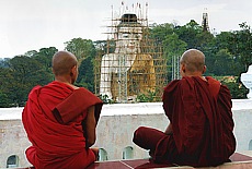 Sitzender Buddha Hsehtatgyi in Pyay