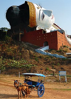 Größter liegender Buddha der Welt in Mudon (September)
