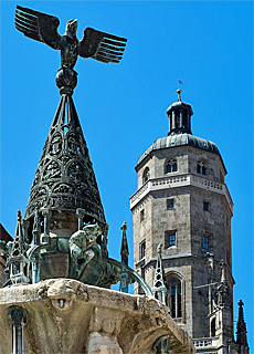 Kirchturm und Marktplatz Nördlingen
