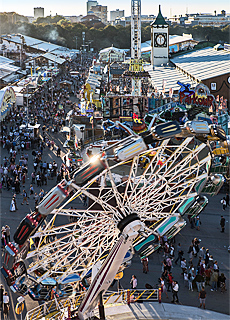 Blick vom 5fach Looping auf dem Oktoberfest