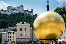 Goldene Weltkugel und Festung Hohensalzburg