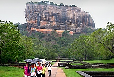 Auf dem Weg zum Sigiriya Felsen (Juni)