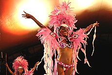 Brasilianische Tnzerinnen im Olympiapark