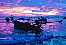 Sonnenuntergang am Phai Plong Beach in Aonang (Dezember)