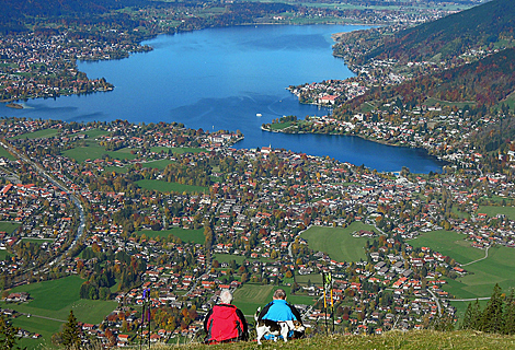 Blick vom Wallberg hinunter zum Tegernsee