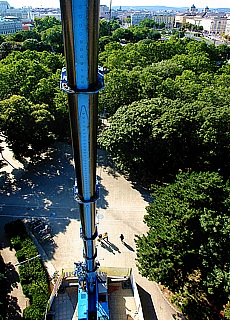 Kran am Karlsplatz in Wien